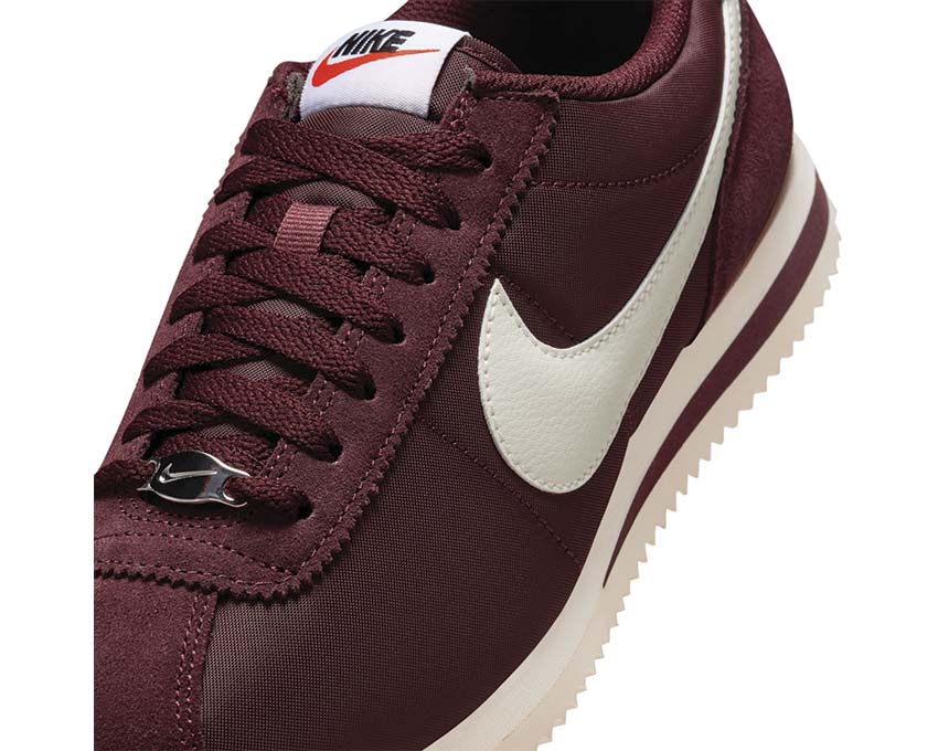 Nike Cortez W "Burgundy Crush"