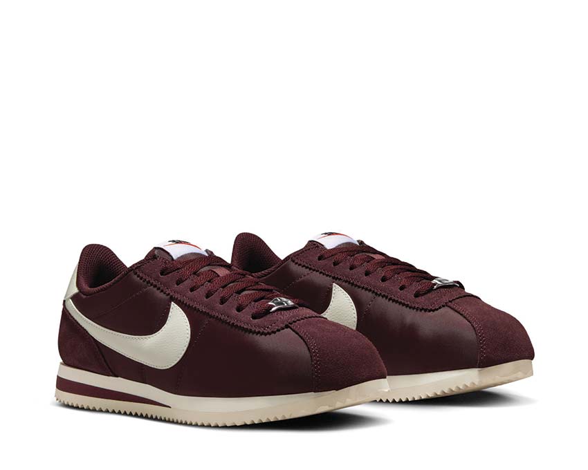 Nike Cortez W "Burgundy Crush"