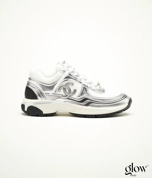 Chanel - Baskets  Tissu & laminé  Blanc & argenté